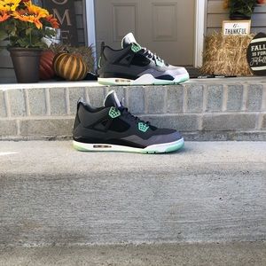 Jordan 4 Retro 'Green Glow'